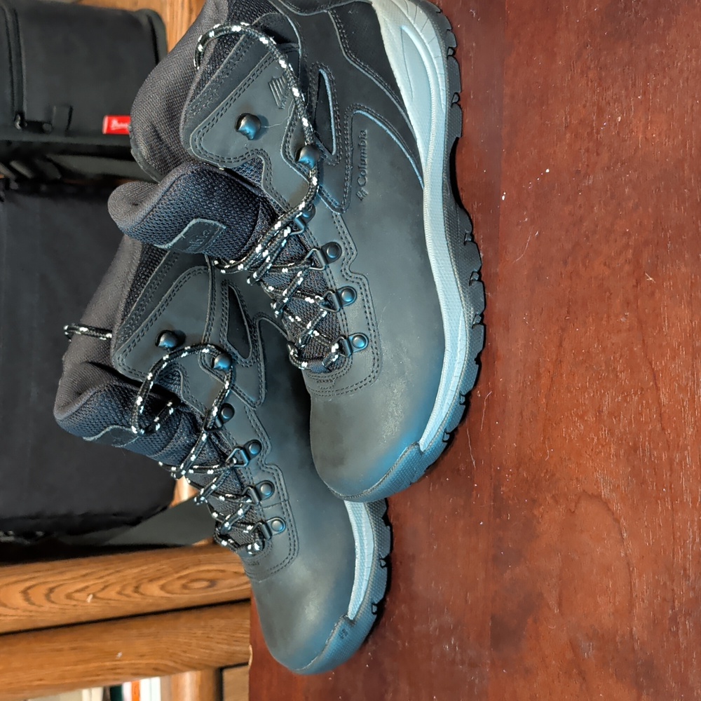 Columbia Charcoal Outdoor Boots - Picture 2 of 4